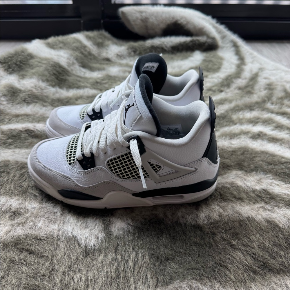 AJ4 Retro Military Black (GS) 6Y